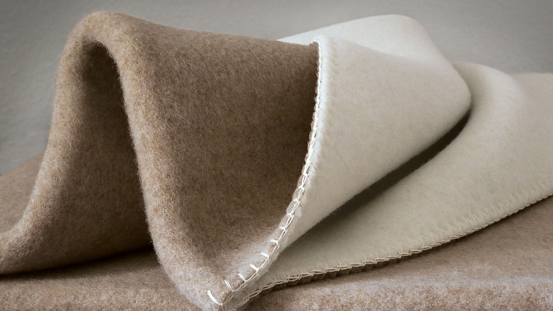 Grande Couverture En Laine 80% – 170x160 Cm – Neuve Sans étiquette