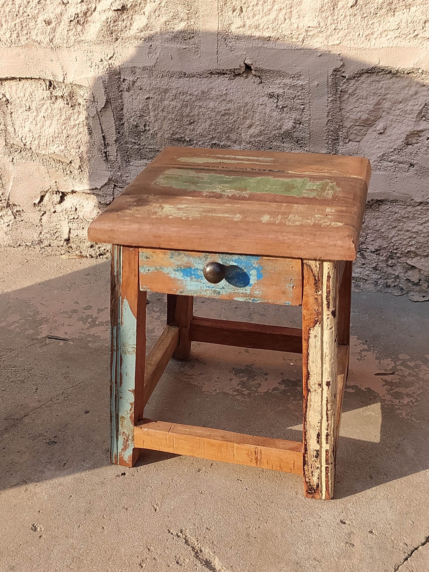 Hocker mit Schublade aus recyceltem Holz, natur / vintage, B 25 cm, T 25 cm, H 30 cm