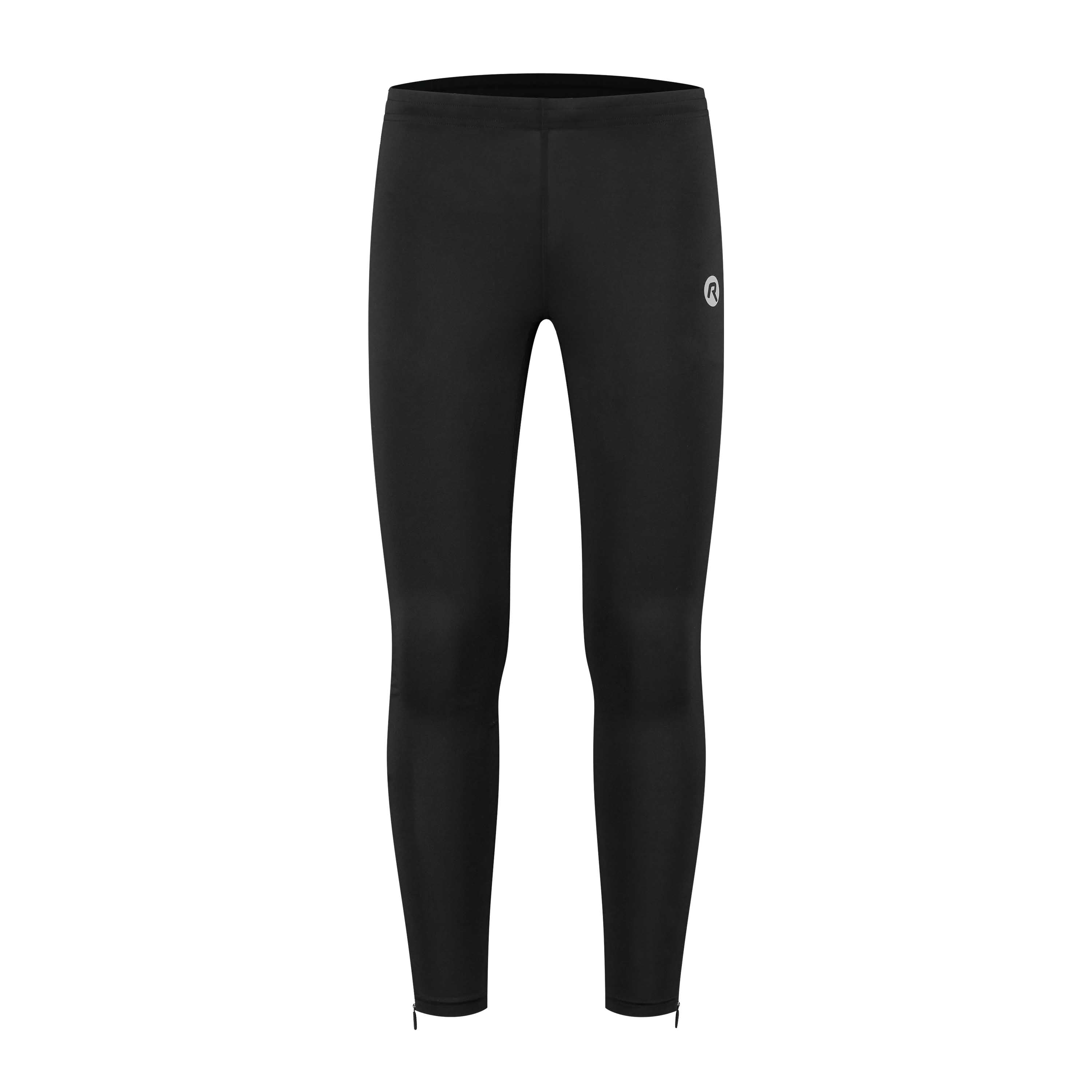 Déze controversiële legging zien we nu steeds met dít schoeisel