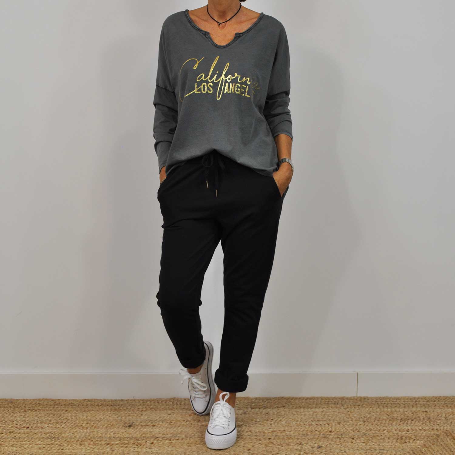 ᐅ Pantalon Jogging Noir Vêtements Femme The Amisy Company