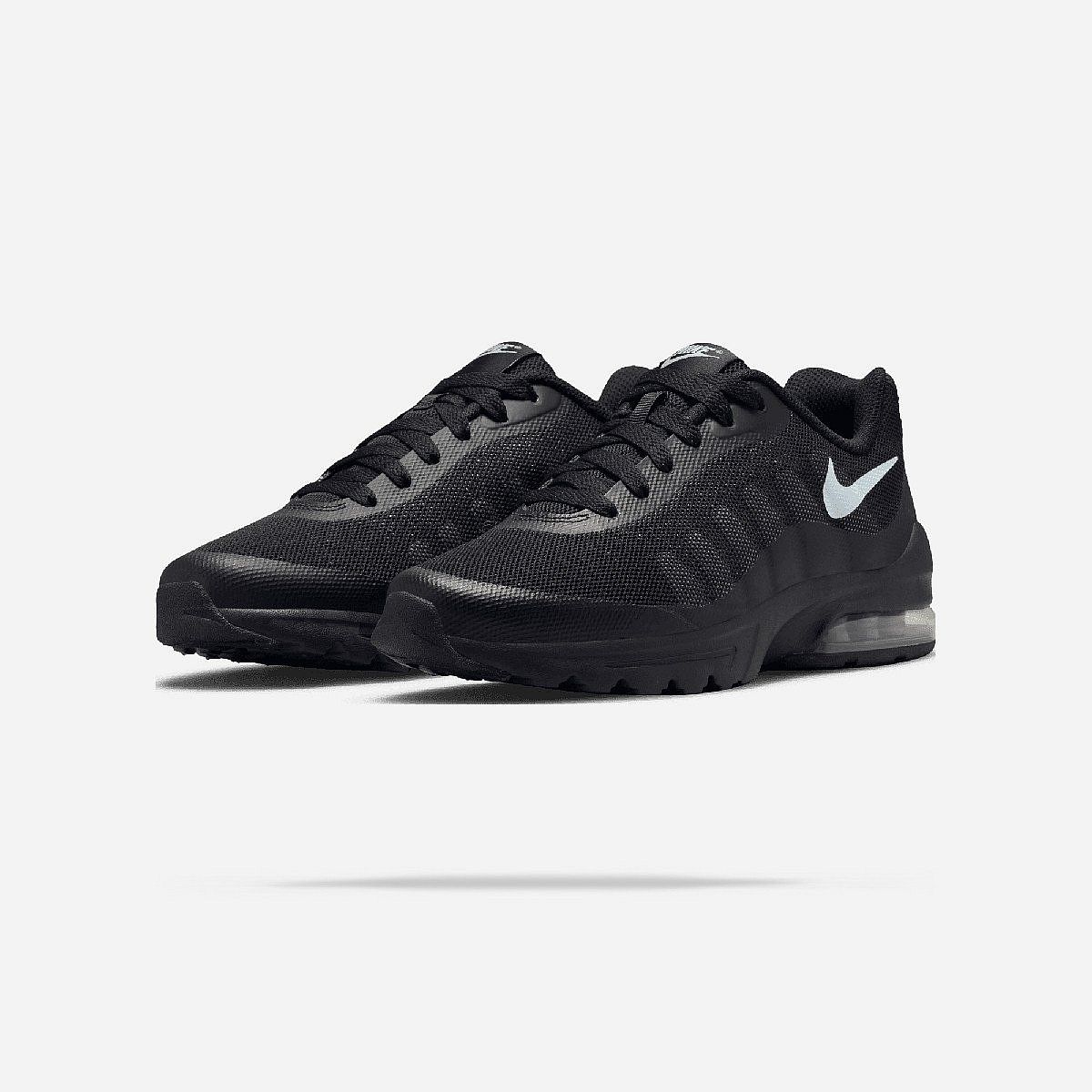 nike air max trainers junior