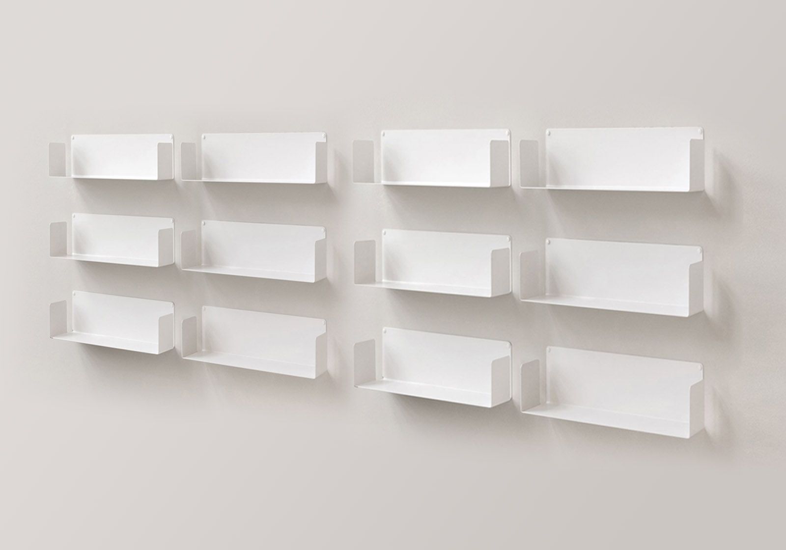 Set 3 Mensole Da Muro Bianche In MDF - 50x22,9x3,8 Cm, Staffa Metallica Invisibile, Portata 10 Kg, Per Soggiorno, Camera, Bagno, Cucina